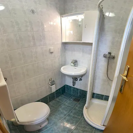 Dolphin Apartment *